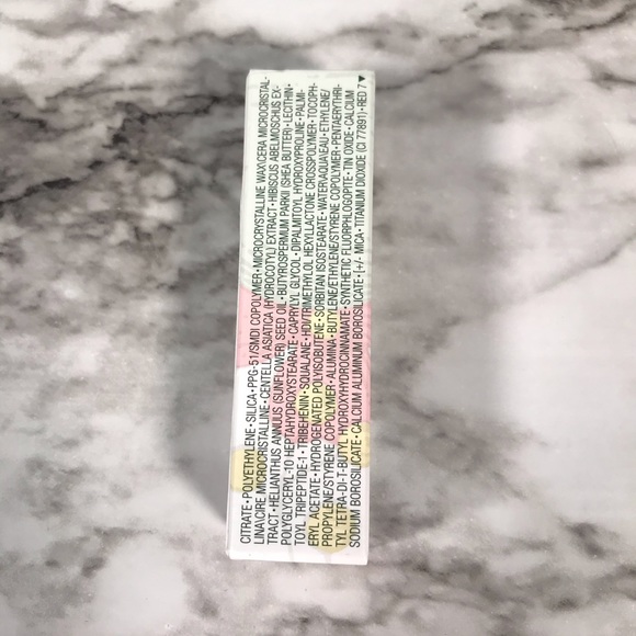 Clinique Dramatically Different Lipstick - Picture 3 of 7